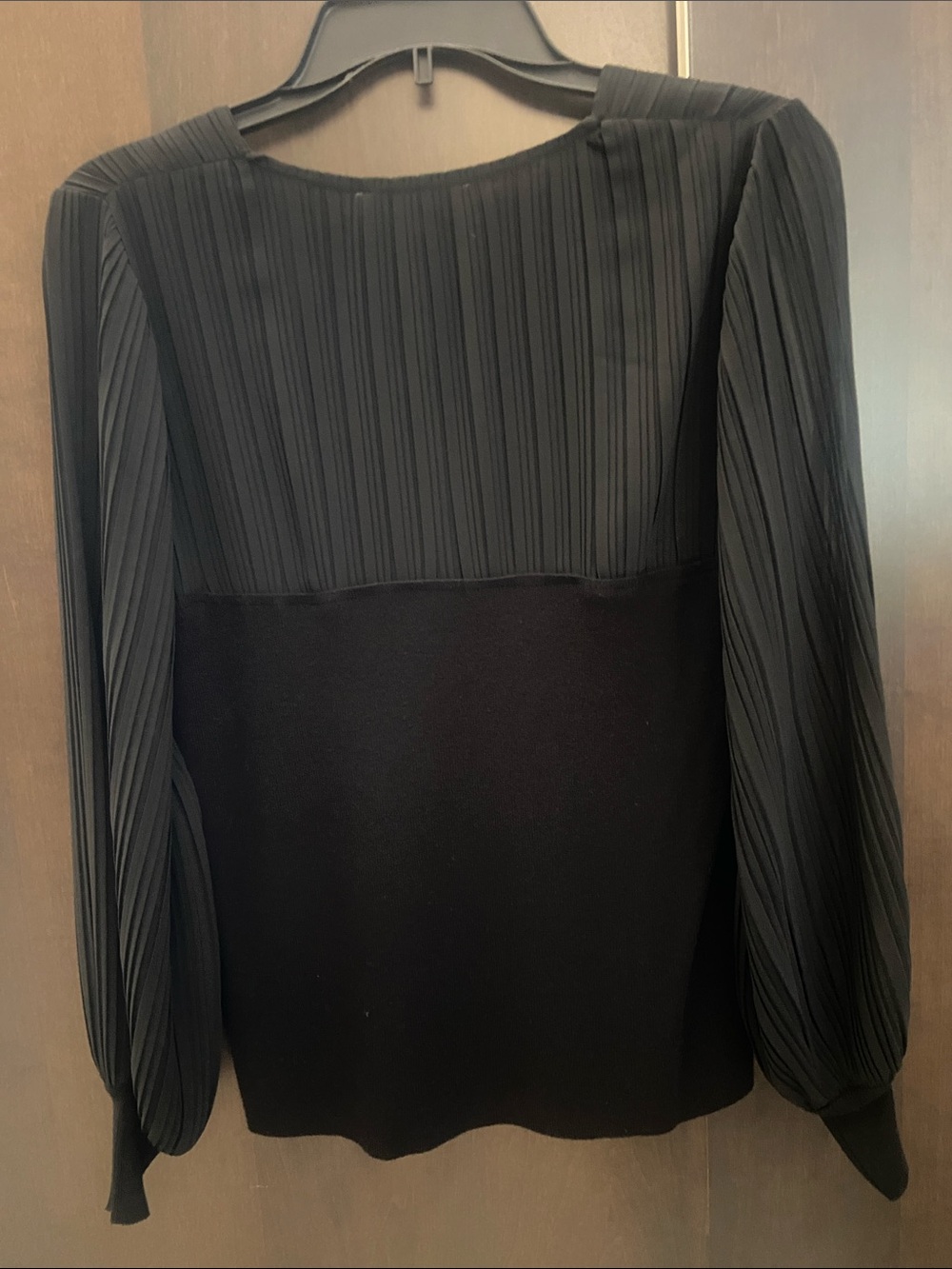 Sioni Milano Black Sweater with sweetheart neckline, long Pleated-Sleeves. Sz M - Picture 4 of 15